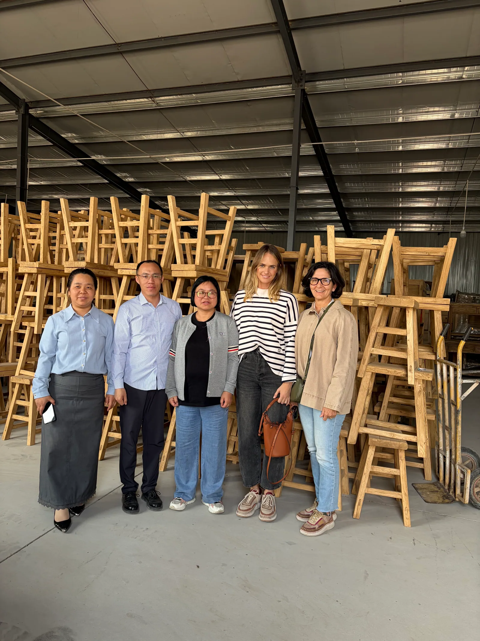 International clients visiting the Fenghe workshop